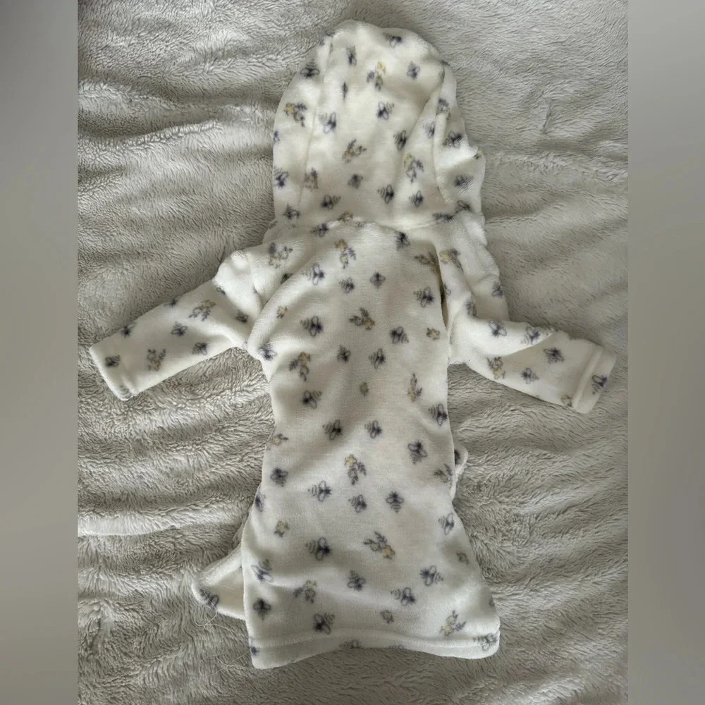 Modern Baby Robe - Picture 3 of 3